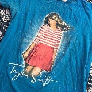 Taylor Swift concert T-shirt 2011 speak now